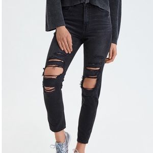 American eagle black, ripped mom jean